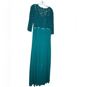 David bridal juniper Lace maxi dress size 12 evening gown
Lined  whimsy fairy